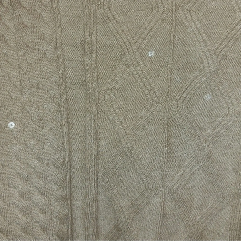 Sparkly Turtleneck Sweater with Cable Knit Design - Picture 4 of 8